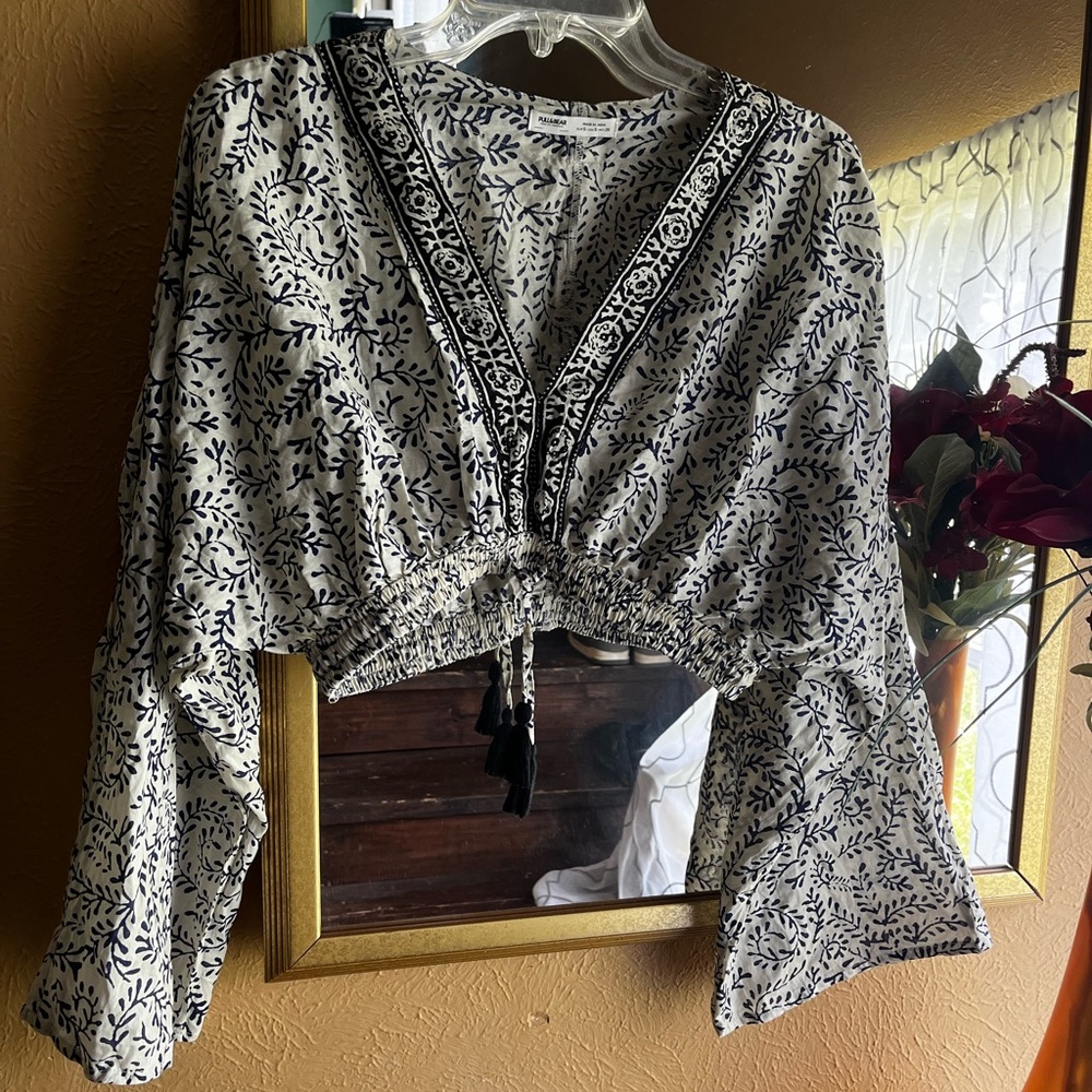 Pull&Bear Black and White Floral Blouse